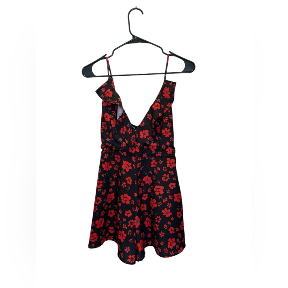 A. Peach Floral Romper Shorts Black And Red Size Medium Spaghetti Straps‎
